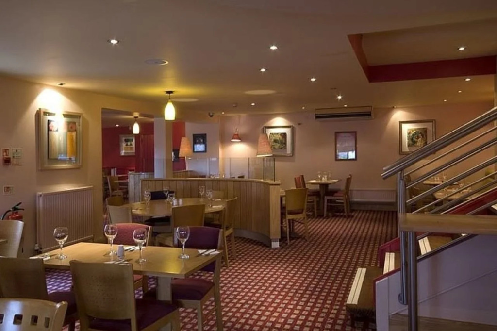 Отель Premier Inn Inverness Centre Millburn Rd