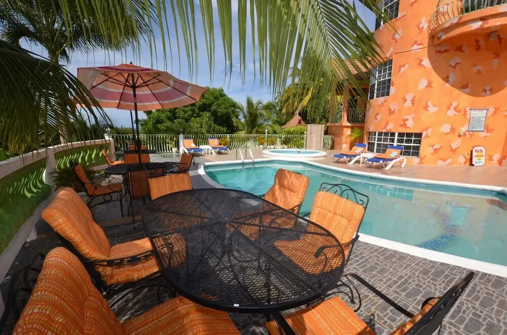 Spacious 6 BR Villa with Pool - Montego Bay - PRJ 1246