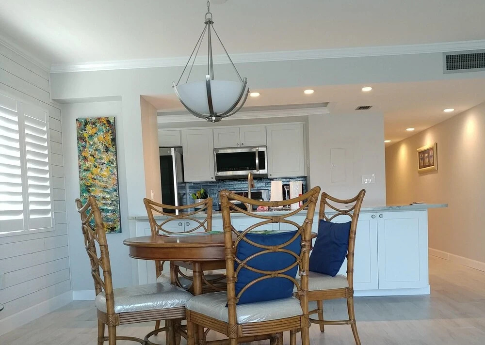Land's End 306 Building 3 - ALL New! Across Pool/spa