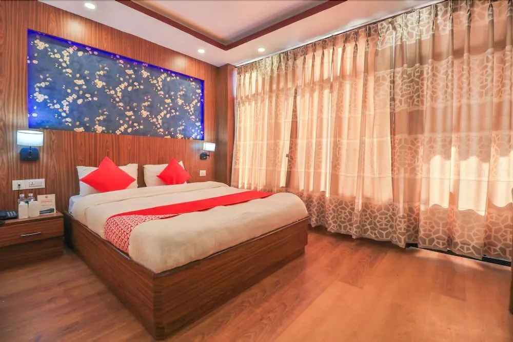OYO 676 Hotel Maalaxmi Inn