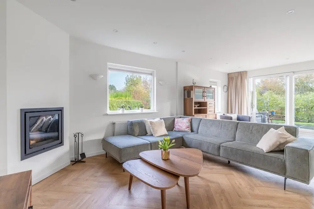 Modernly Furnished Holiday Home for 6 People