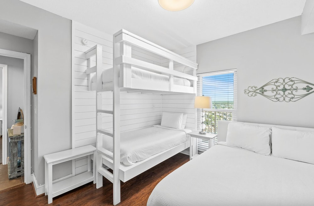 Majestic Beach Towers 1-1510