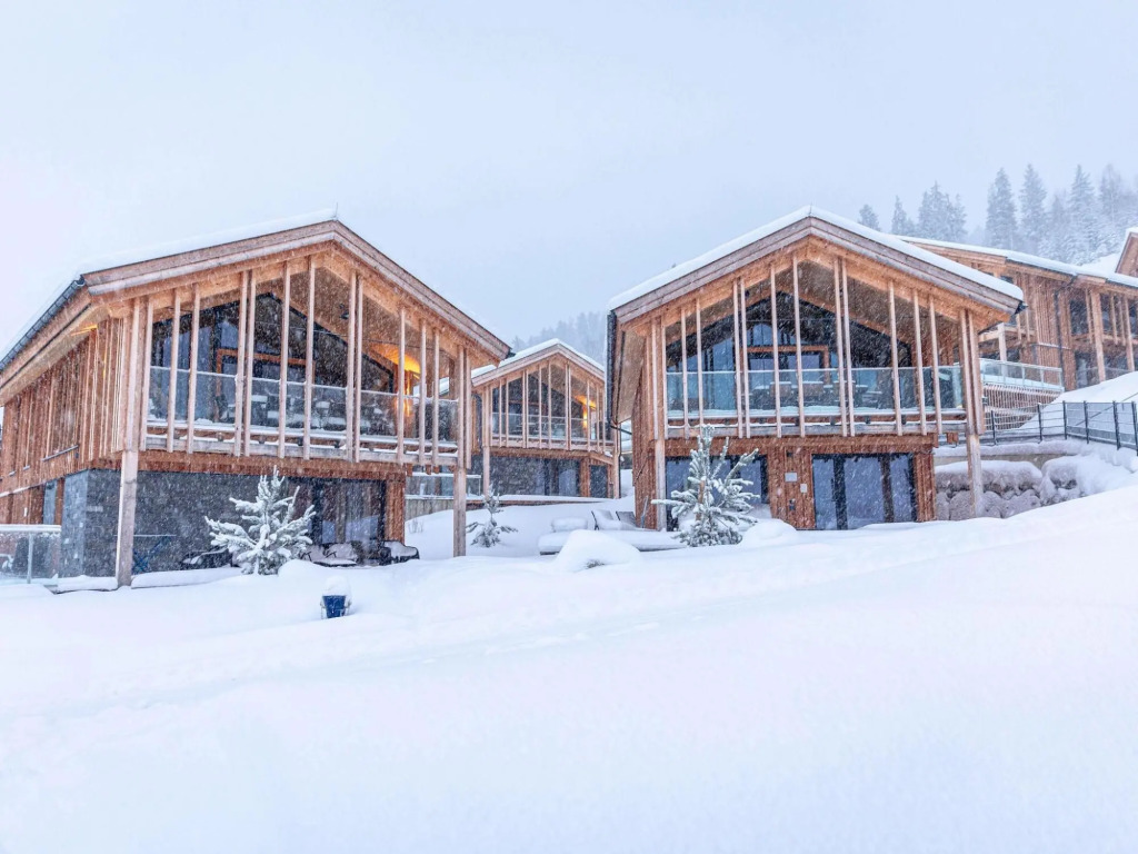 Luxury Chalet With Pool and Sauna Near Ski Lift