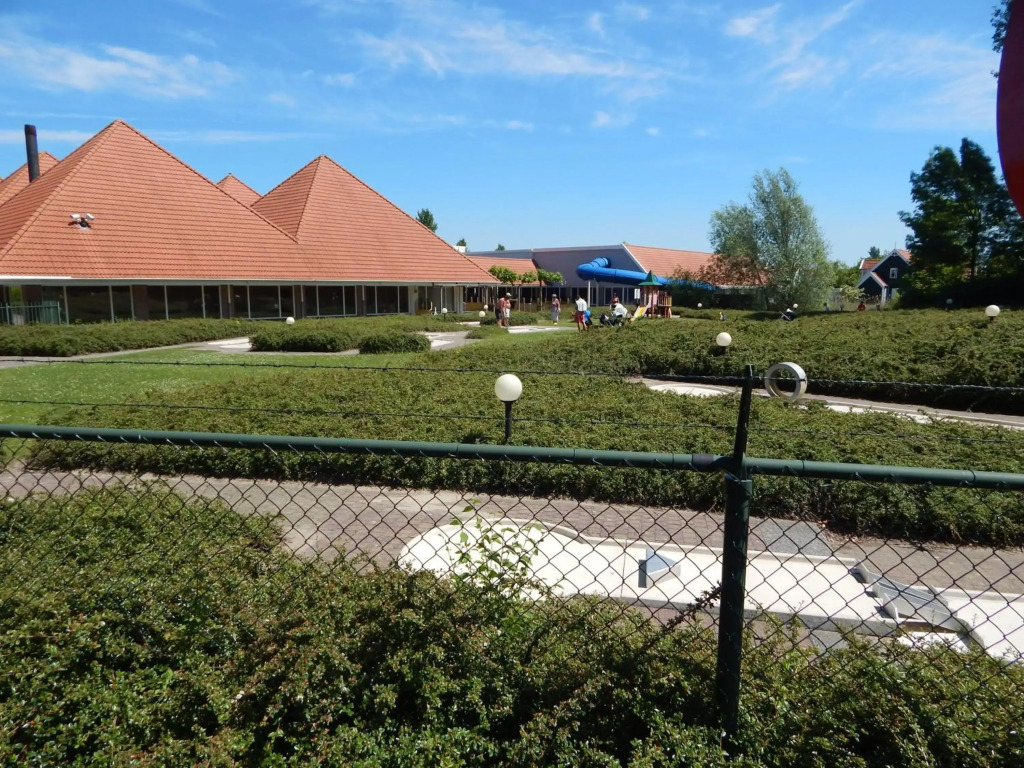 Wunderschoenes-freistehendes-Ferienhaus-an-der-See-Sauna-Strand-Yachthafen-WLAN