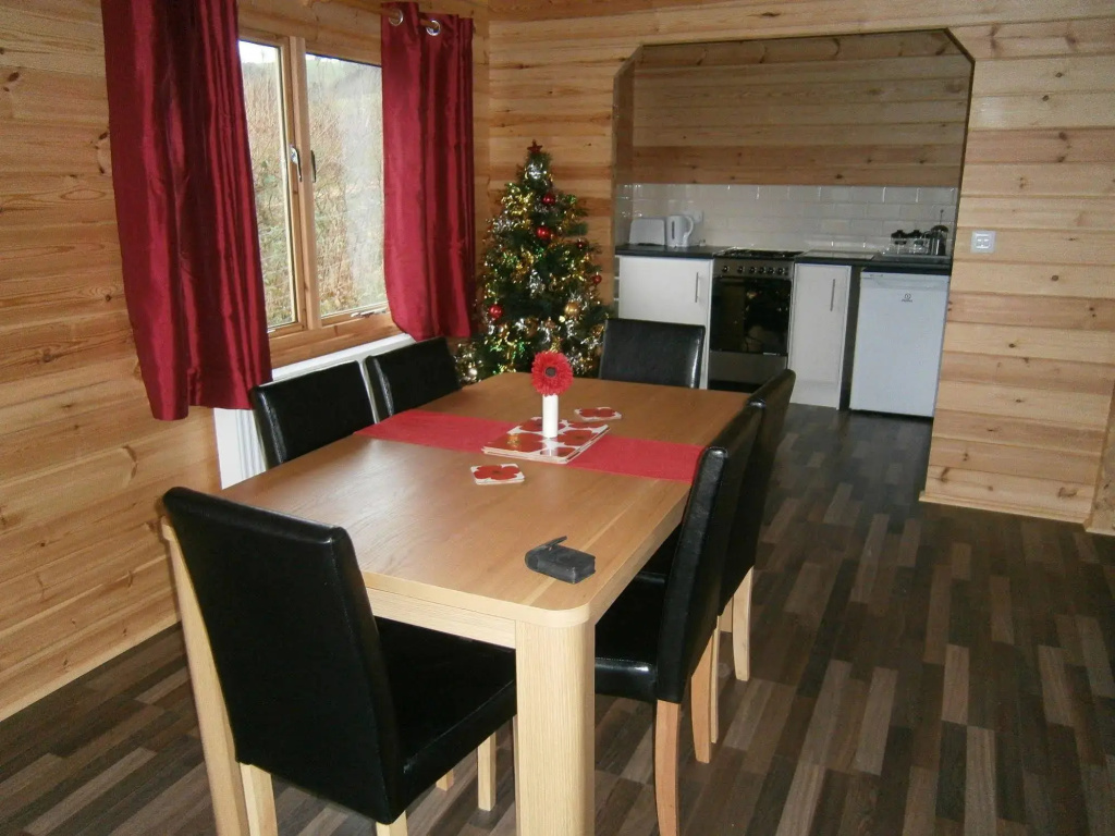 Long Mountain Centre Log Cabins
