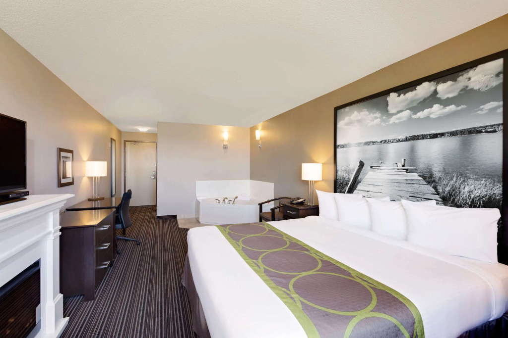 Super 8 by Wyndham Kapuskasing