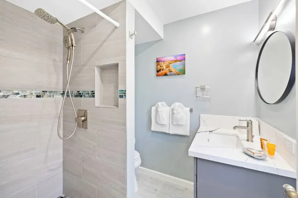 Scandia Tower Condo with 2BR and 2BA with Parking