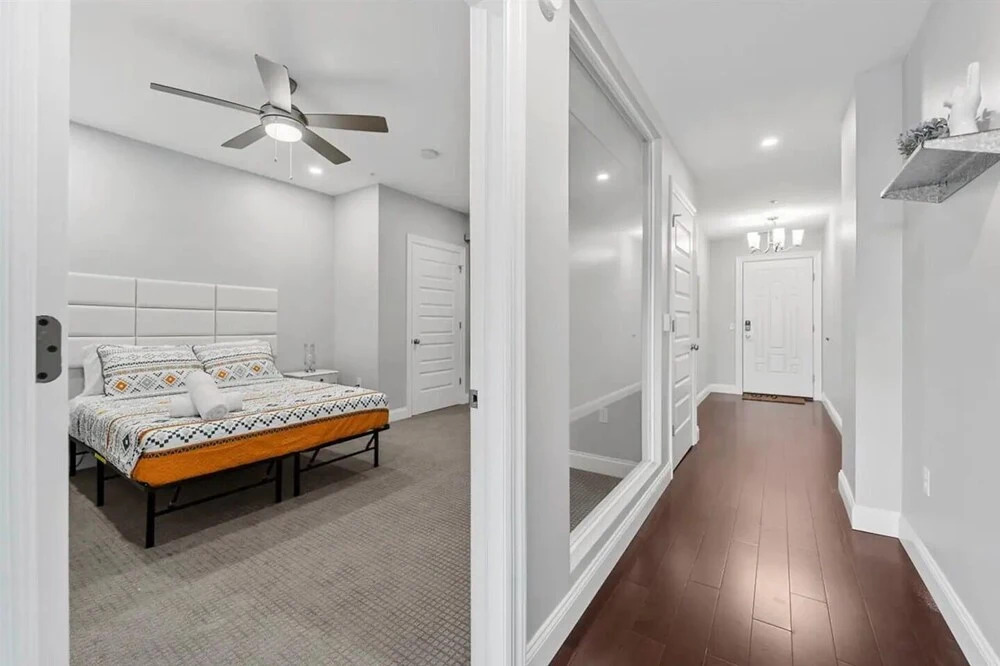 Modern 1 Bedroom Next Door to PPG Arena