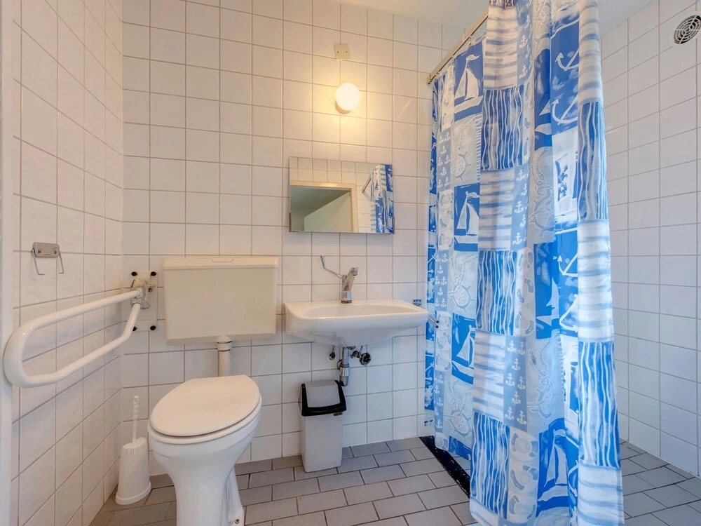 Tidy Bungalow With Microwave, 3 km. From Renesse and Beach