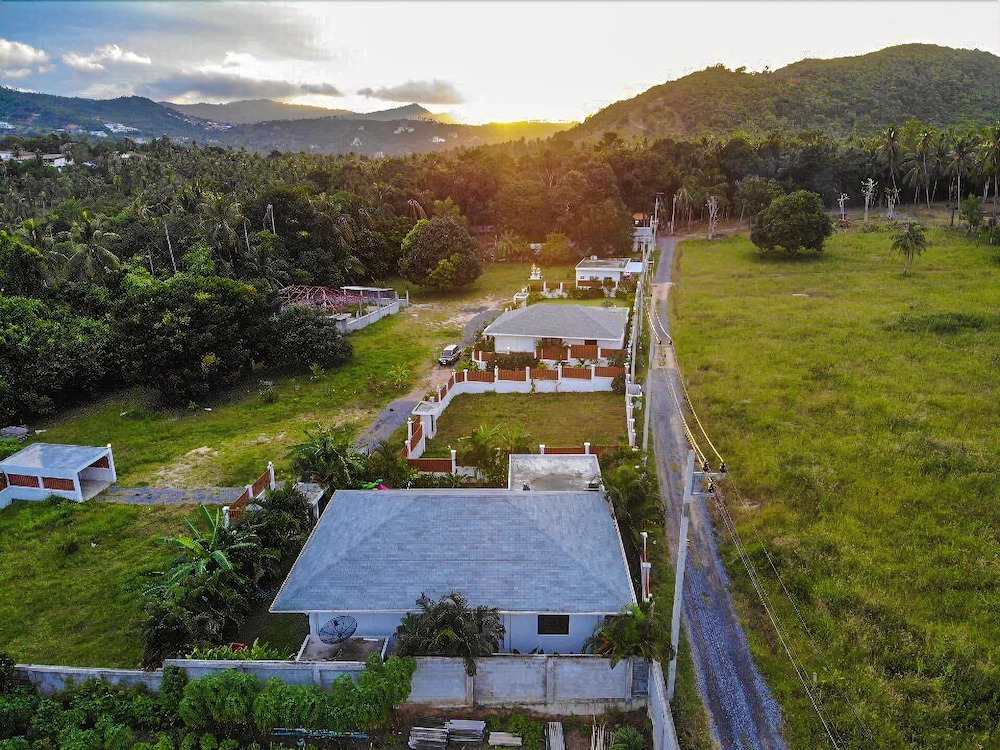 3 Bedrooms Private Villa and Pool Near Beach