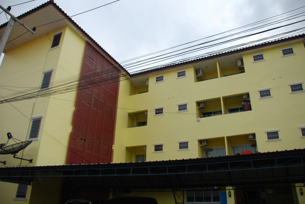 Nuttasit Apartment