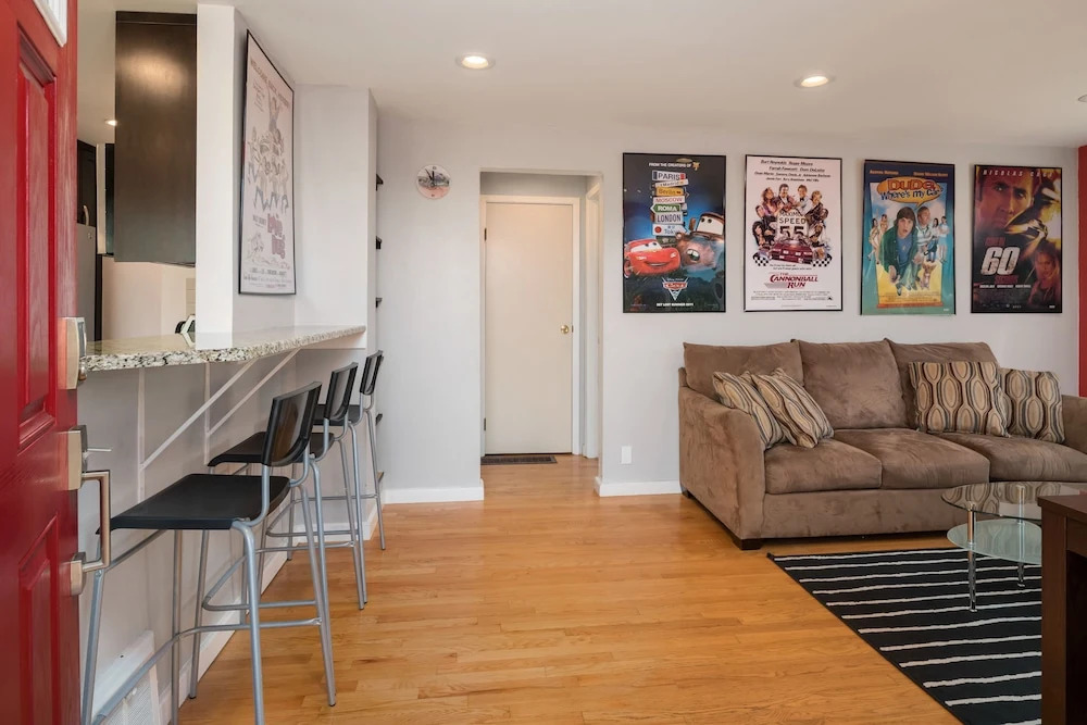 Seattle Vacation Home: The Autobahn