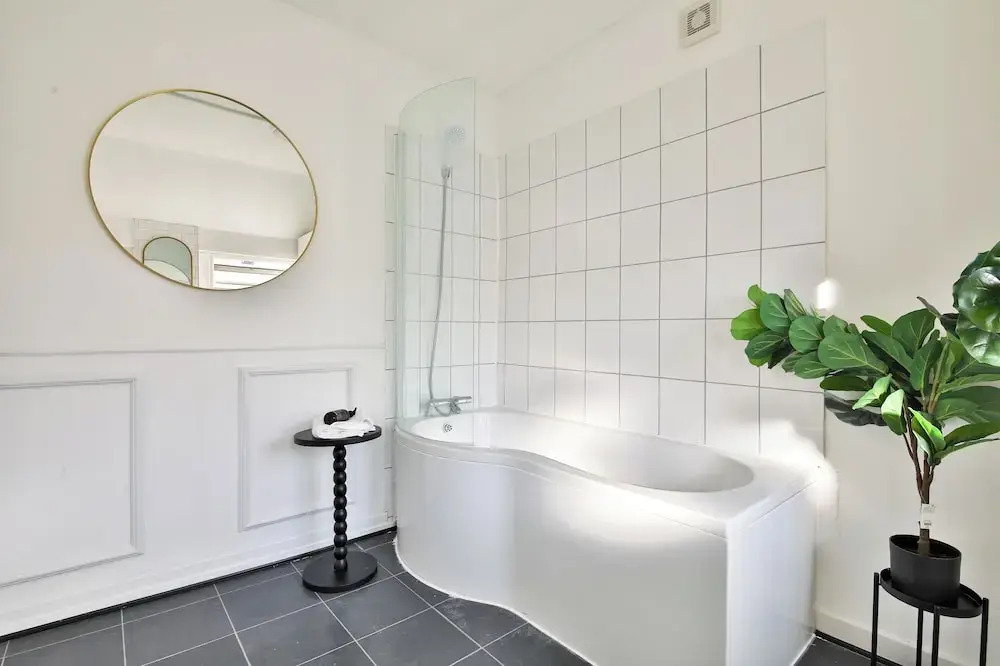 Beautifully Designed 2 Bed Apartment