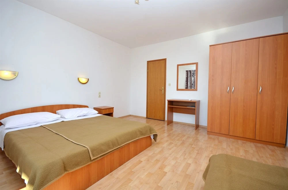 Apartments and Rooms Gordana