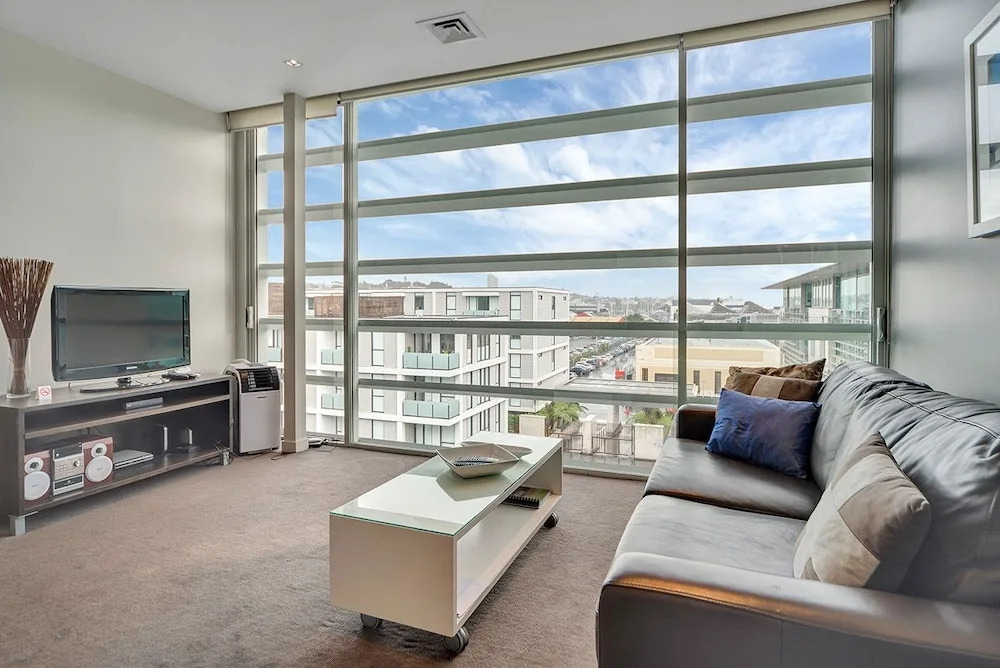 QV Get Away Viaduct Apartment - 945