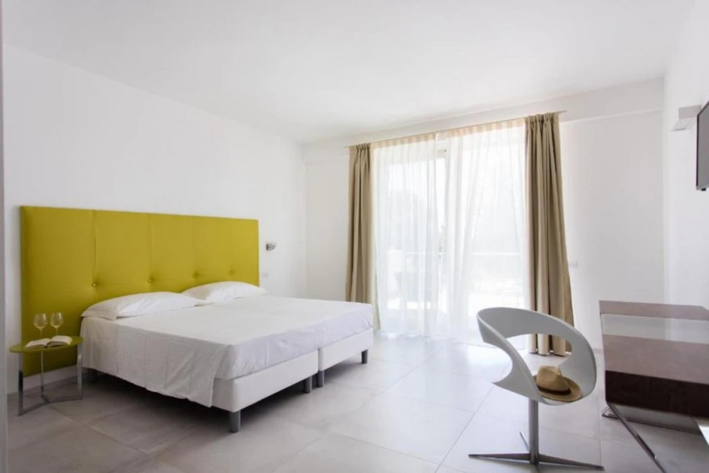 Luna Minoica Suites and Apartments