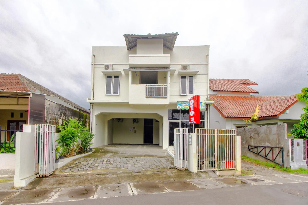 OYO 3083 D Kost 3 Syariah