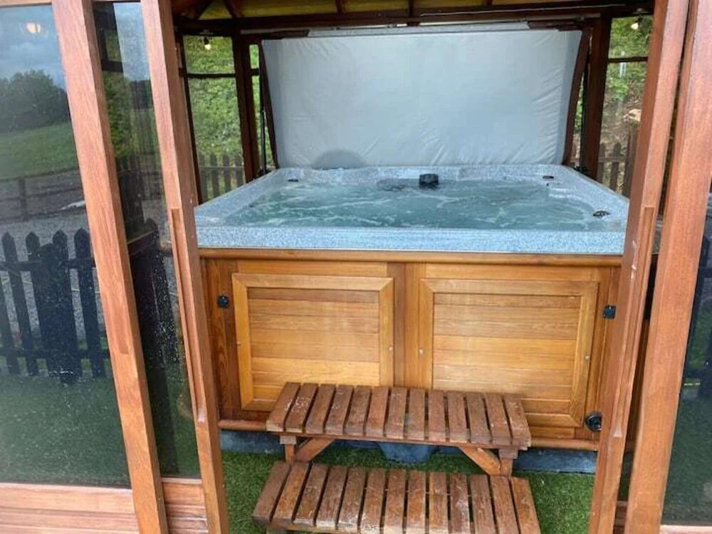 Little Holme Cosy Rural Stay With Indoor HOT TUB