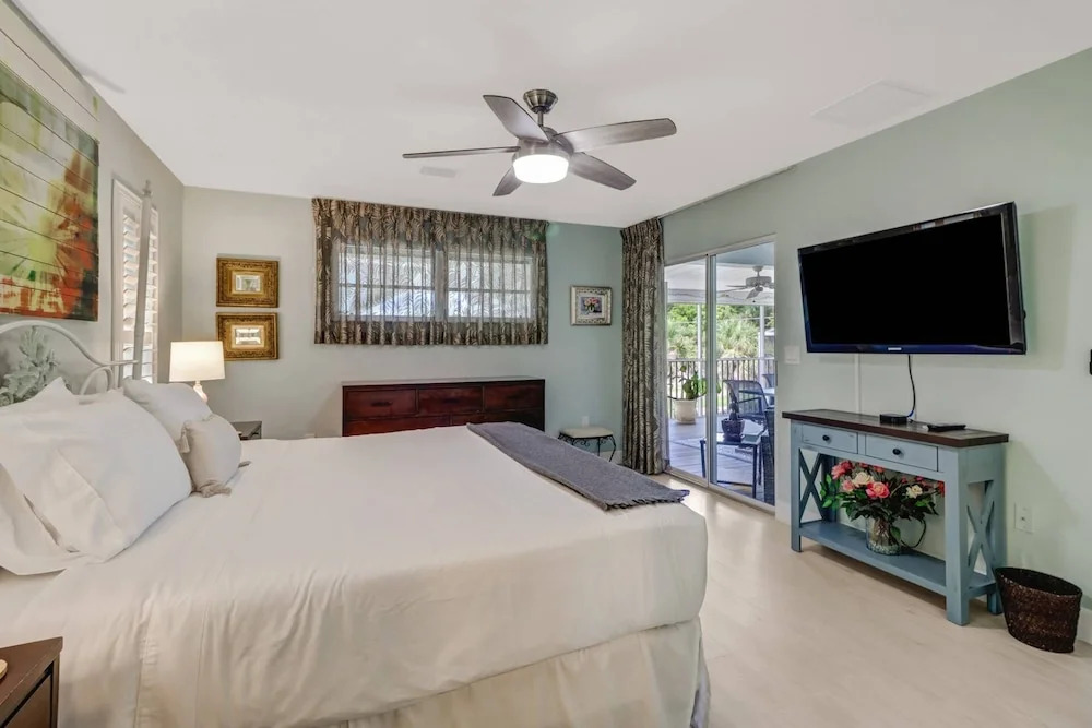27090 Belle Rio Dr