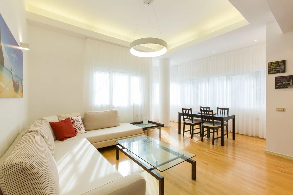 Frishman 2 BDRM 2 Baths 5 Min from beach