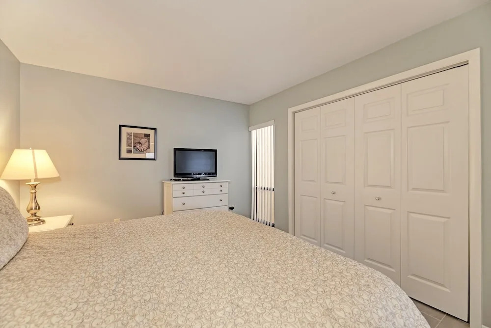 Midnight Cove Ii 127f - Updated Beach ! 2 Bedroom Condo