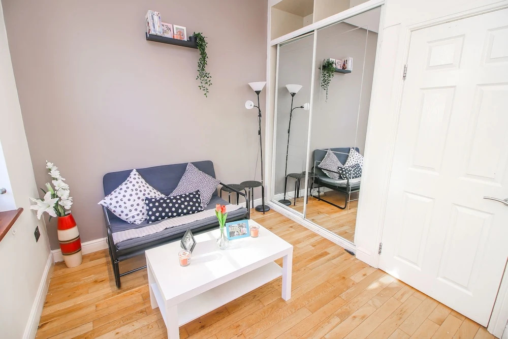 Studio Flat near Liverpool st & Shoreditch London