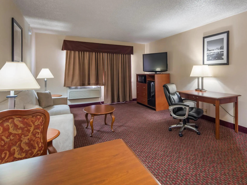 Days Inn by Wyndham St. Charles IL