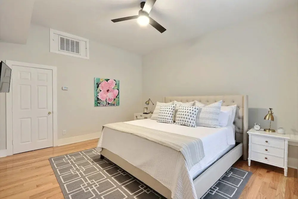 Gallery Stays - Parkside Suite