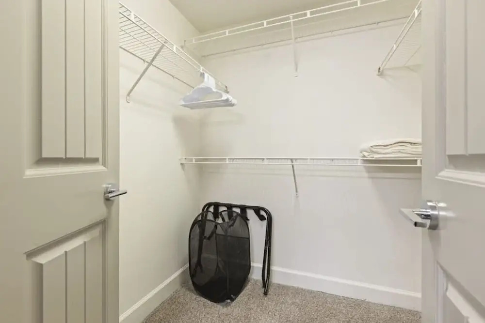 Great for Children 2 Bedroom With Bunk Beds