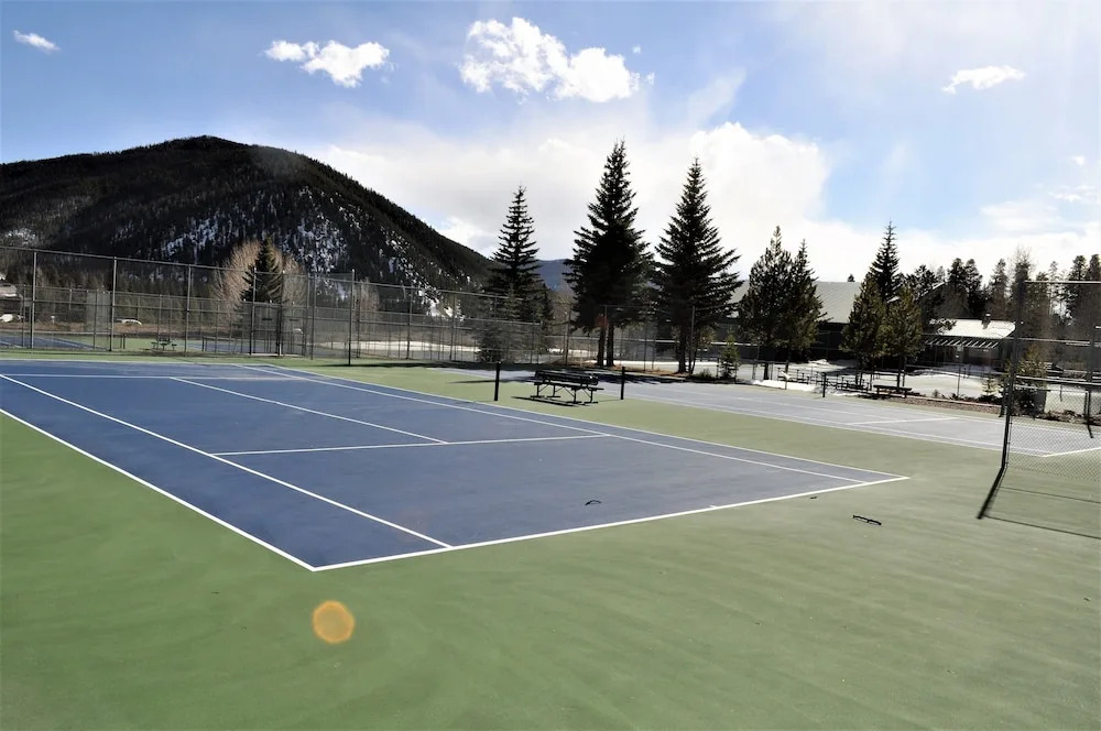Tennis Townhome 2 Bed 2.5 Bath