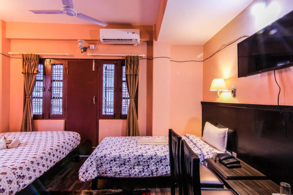 Hotel Middle Path & Spa