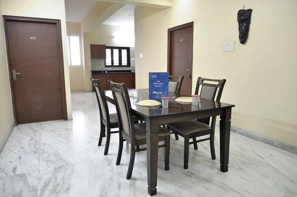 OYO 1749 Apartment Hotel Gayatri Nest