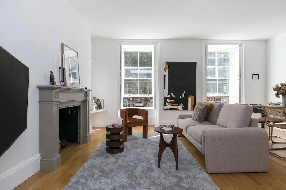Generously Large 1 Bedroom Apartment in Farringdon