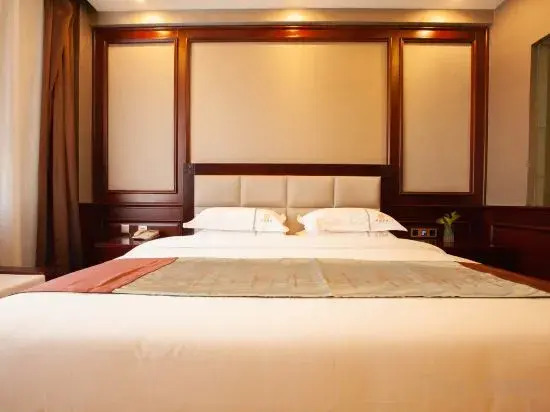 Aksu Nguyen Hotel