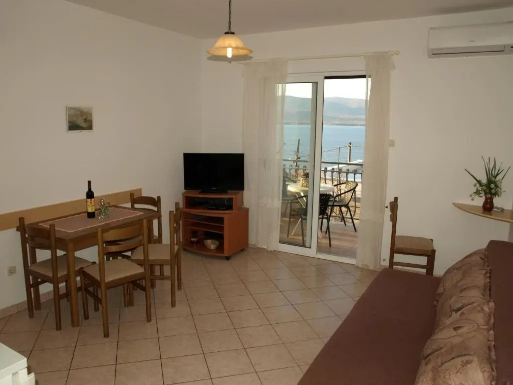 Apartments Ljilja sea view