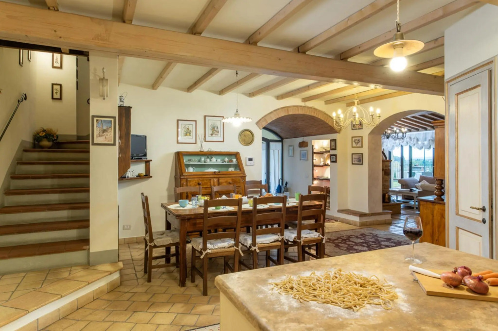 Beautiful villa immersed in the Tuscan countryside with private swimming pool and sauna-Villa L' Elsa
