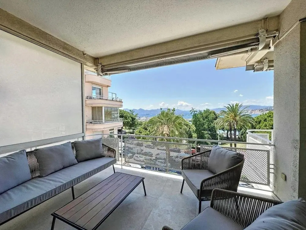 Apartment With Sea View Terrace