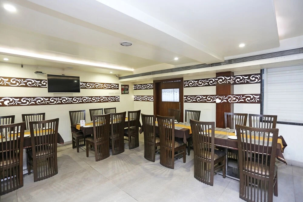 Collection O Mezbaan Regency