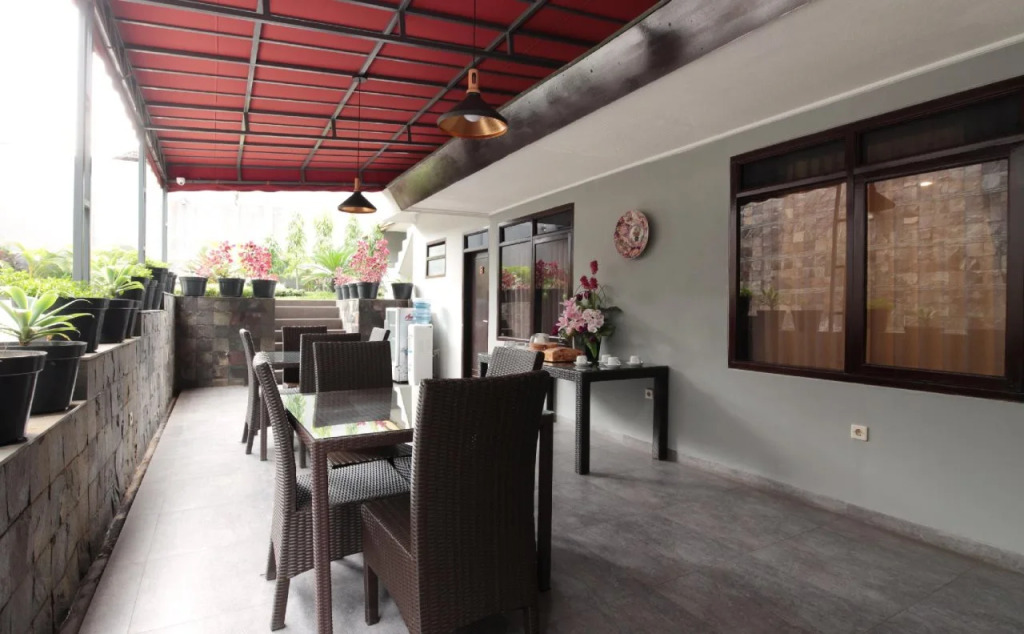 OYO 202 Kuwera Inn