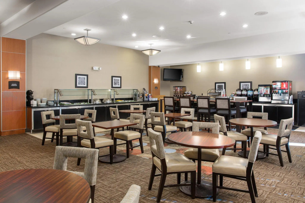 Staybridge Suites: Las Vegas - Stadium District by IHG
