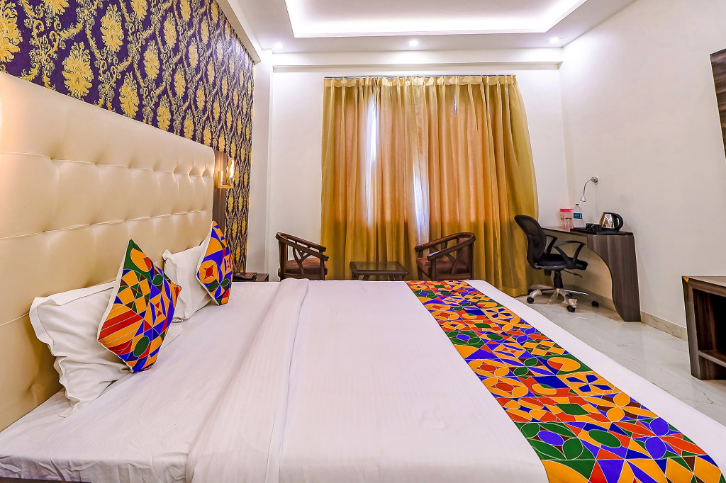 Fabhotel Swess Grand