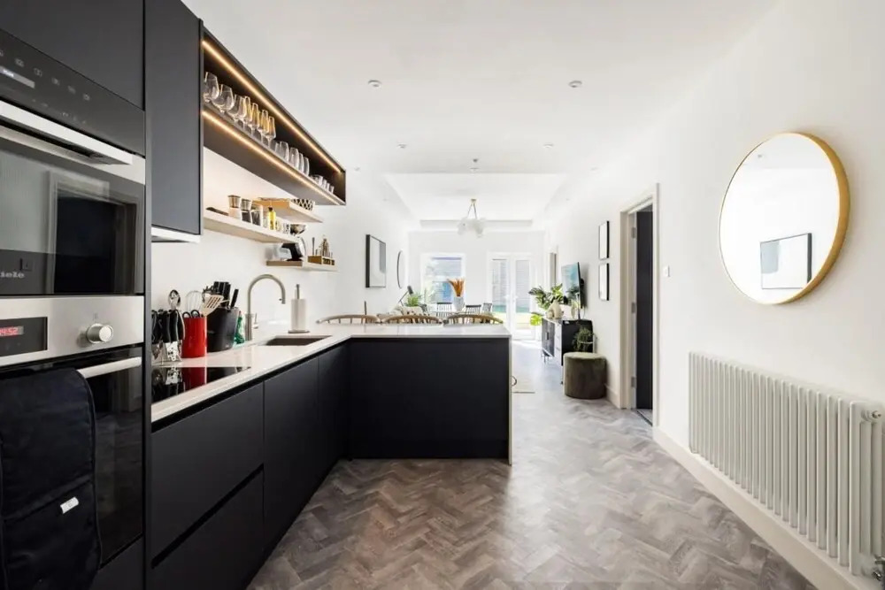 The Battersea Loft - Trendy 3bdr Flat With Patio, London