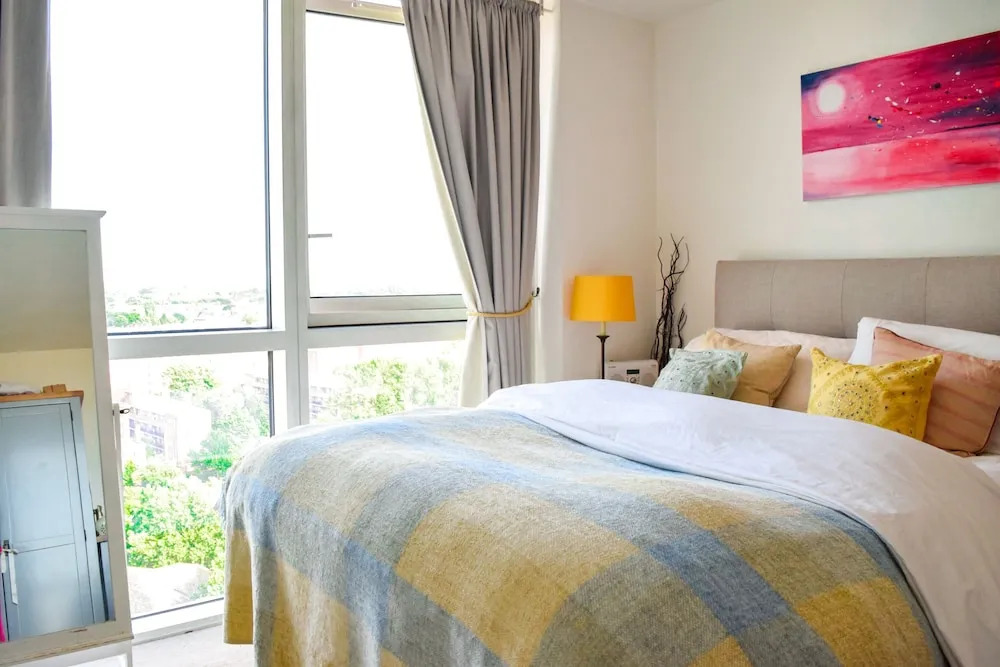 Beautiful 1 Bedroom Wandsworth Flat With Views
