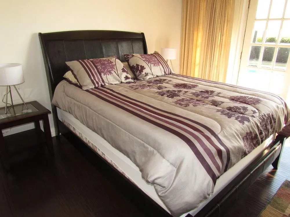 4 Bedroom Celebrity House with Pool & City View