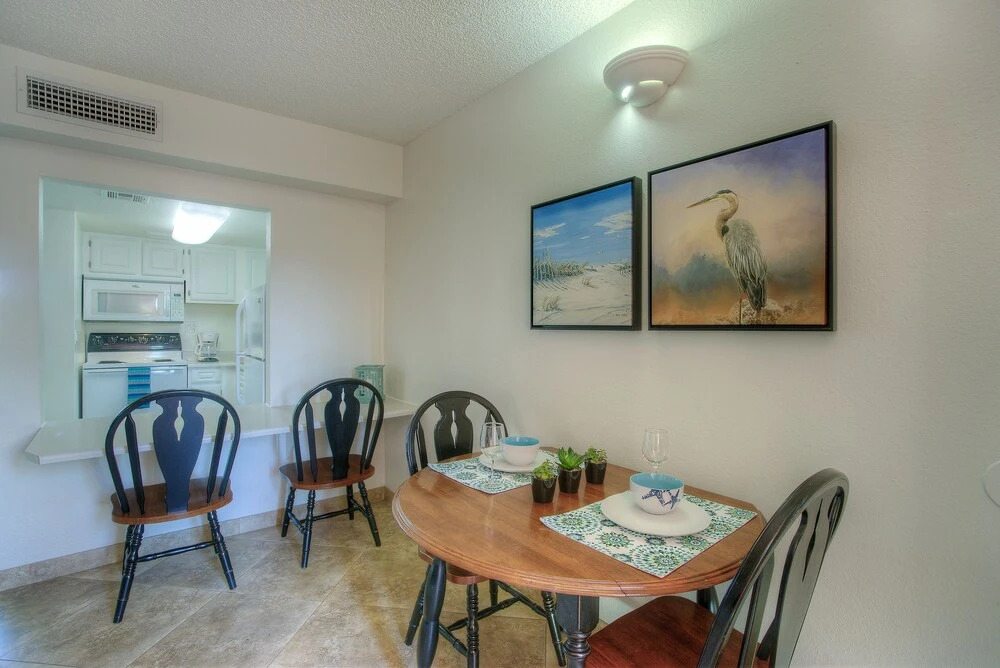 114 Fully Furnished 1BR Suite-Prime Location! by RedAwning