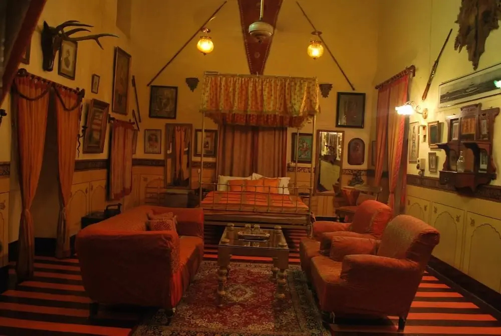 Hotel Bhairon Vilas