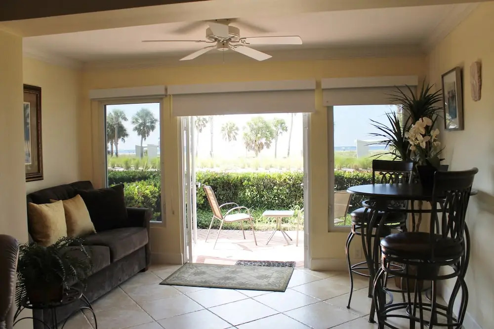 Sunset Royale - 116 2 Bedrooms 2 Bathrooms Apts