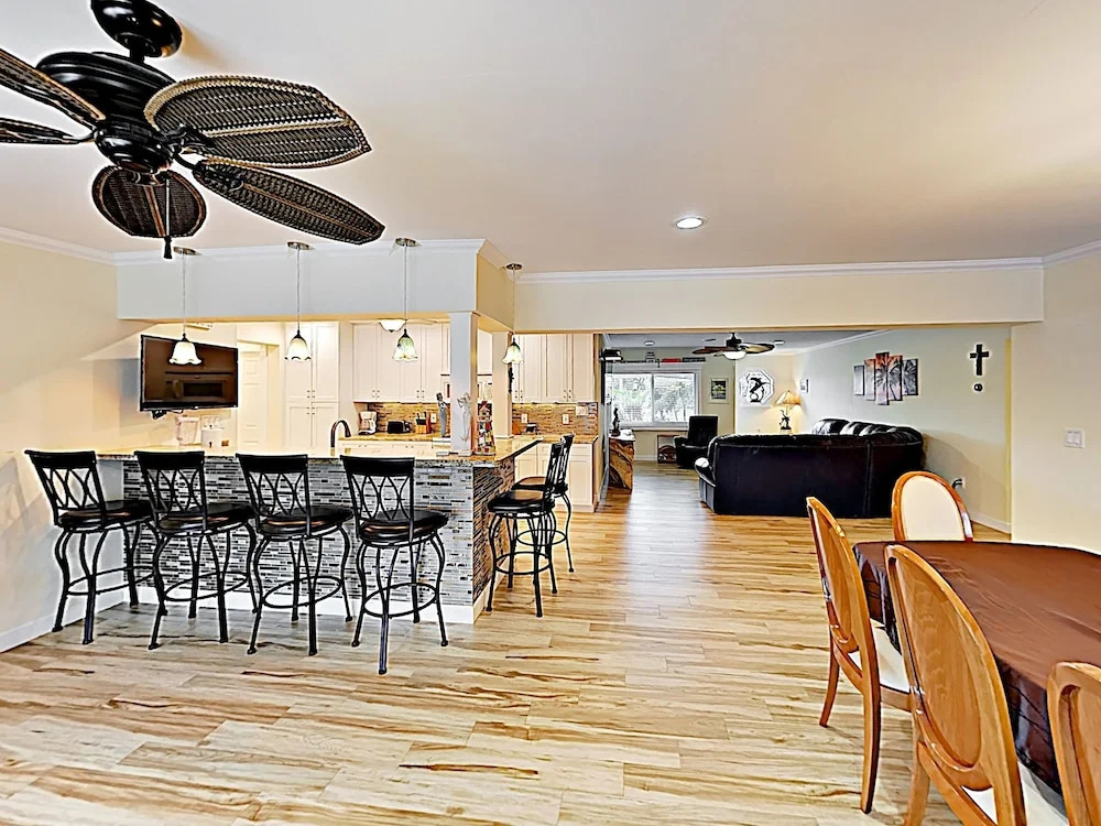 261 11th St Home