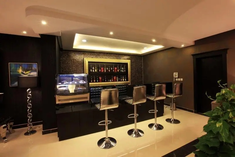 Wonder Plaza Suites
