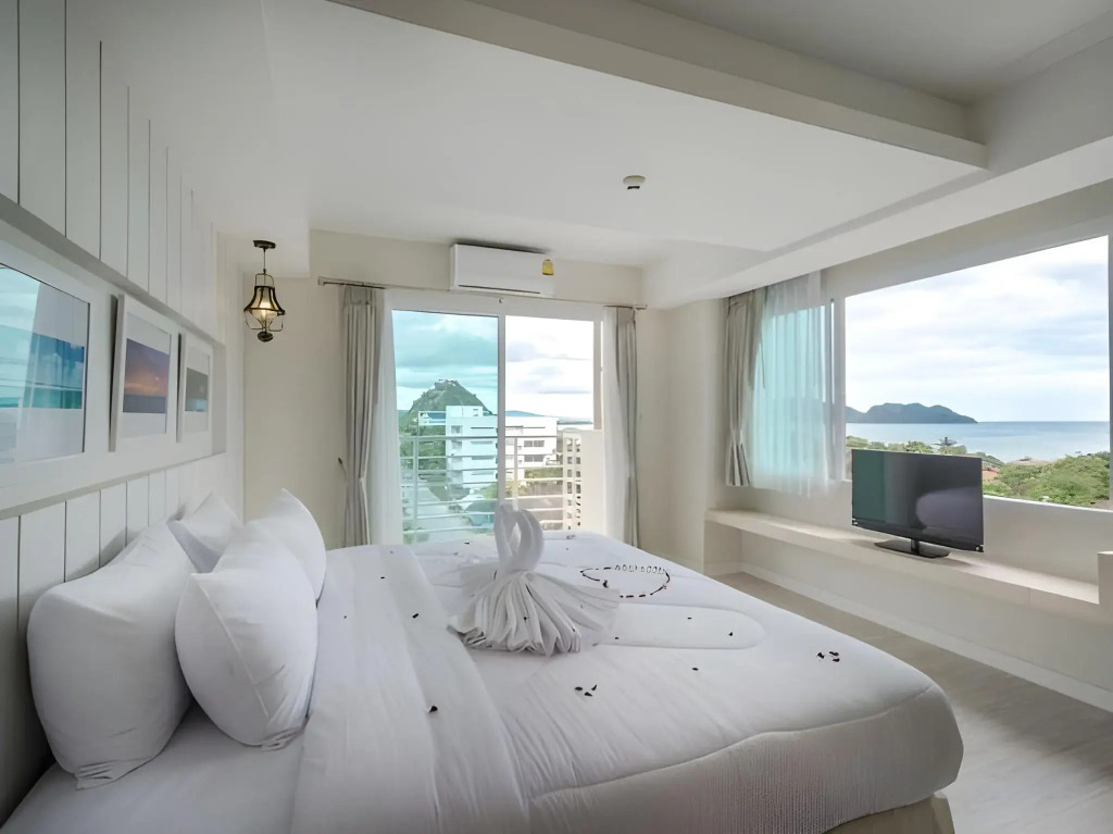 Prachuap Grand Hotel